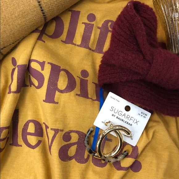 Small Seasonal Mystery Box - Picture 2 of 2